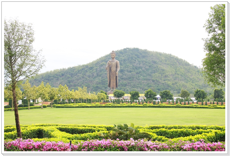 ﻿กรมบังคับคดีเข้าร่วมพิธีสมโภชพระพุทธเมตตาประชาไทยไตรโลกนาถคันธารราฐอนุสรณ์ ในพระบรมราชินูปถัมภ์